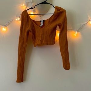 F21 M/L LONG-SLEEVE CROPPED SHIRT